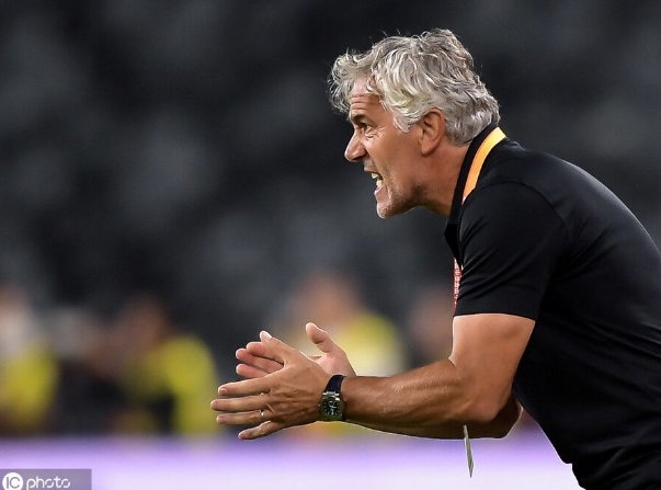 dafa888下载:多纳多尼赛后向球迷致歉,我承担降级的第一责任